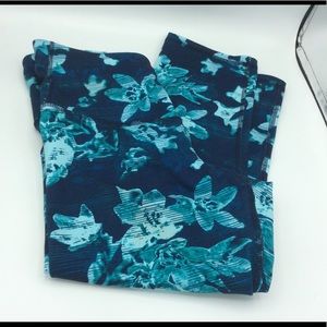 Old Navy Active go dry fitted crop workout  size M